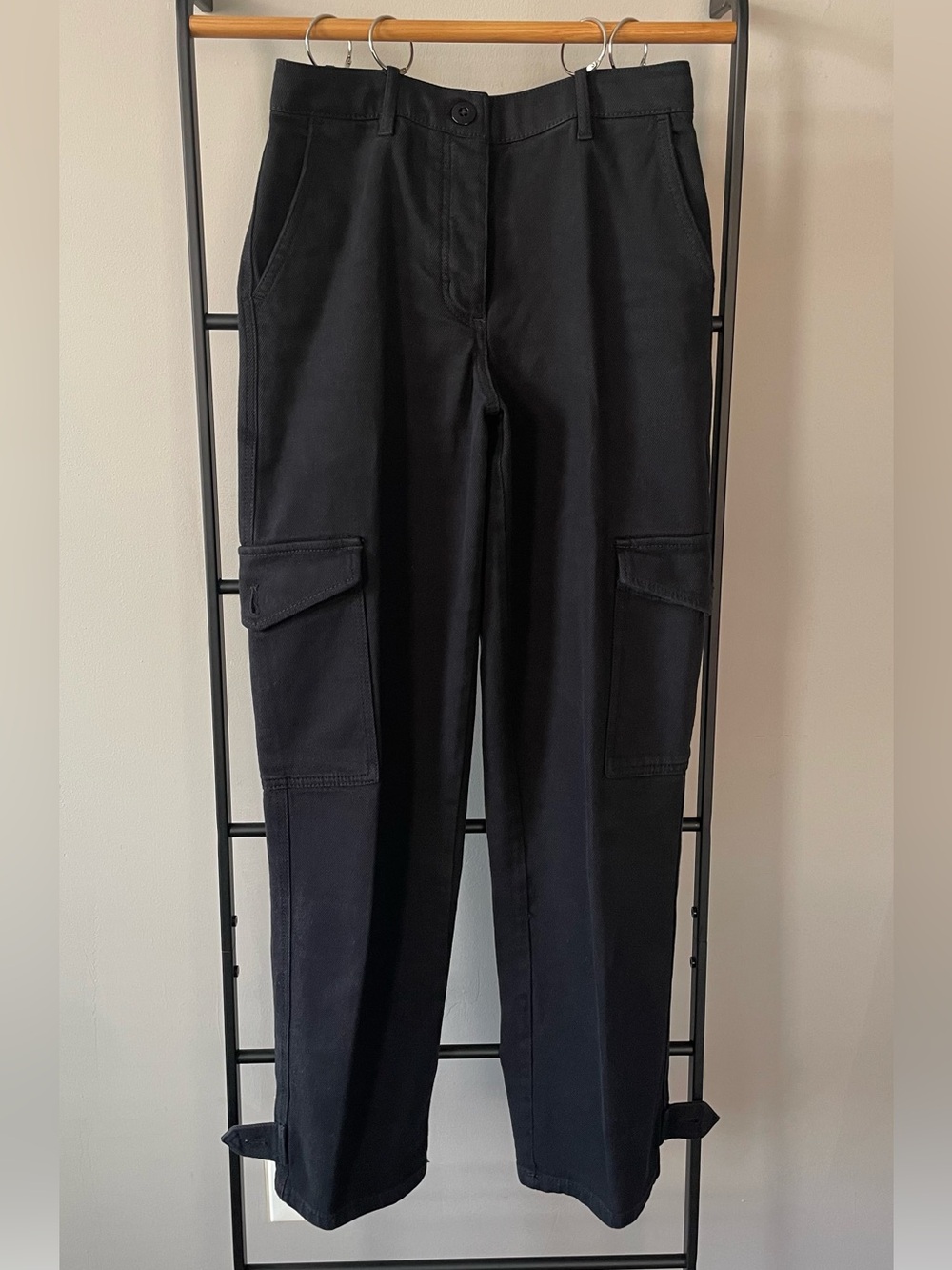 Aritzia Wilfred Free Black Cargo Pants